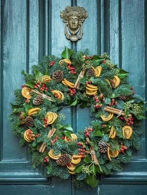 Christmas-Crafts-to-sell-Christmas-wreath-hoop